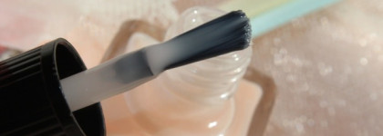 Балетные туфельки. Лак для ногтей Guerlain La Petite Robe Noire Nail # 061 Pink Ballerinas