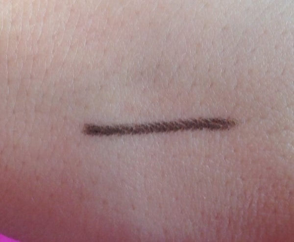 Выразительный взгляд с карандашом для глаз Sleek Make Up Kohl Eyeliner Pencil в оттенке Black