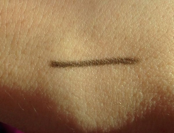 Выразительный взгляд с карандашом для глаз Sleek Make Up Kohl Eyeliner Pencil в оттенке Black
