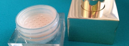 Идеальная для зимних холодов минеральная рассыпчатая пудра-основа, придающая сияние кожи Clarins Skin Illusion Mineral & Plant Extracts Loose Powder Foundation в оттенке 103 ivory