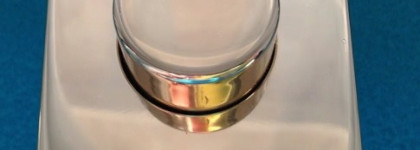 Идеальная для зимних холодов минеральная рассыпчатая пудра-основа, придающая сияние кожи Clarins Skin Illusion Mineral & Plant Extracts Loose Powder Foundation в оттенке 103 ivory