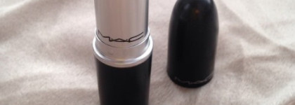 Нежнейший нюд в исполнении MАС Amplified Creme Lipstick в оттенке Blankety