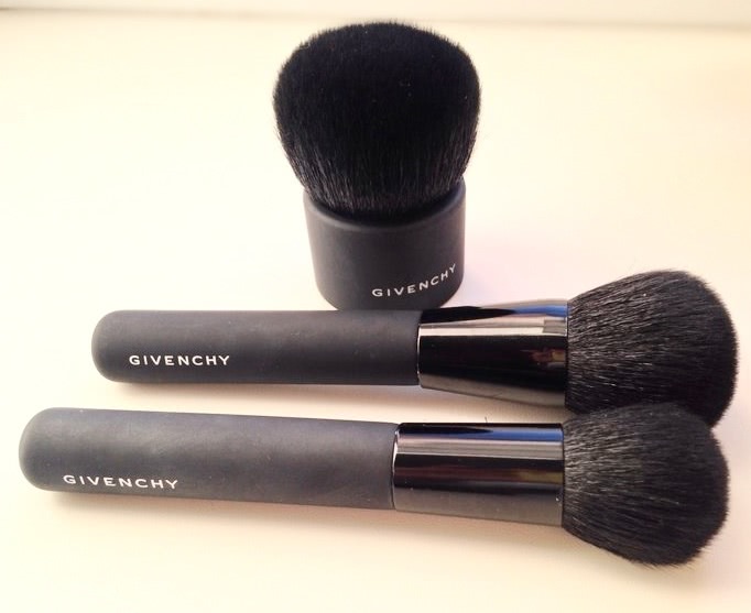 Шедевр от Givenchy: Powder Brush - кисть для пудры, Blush Brush - кисть для румян и  Bronzer Brush - кисть кабуки