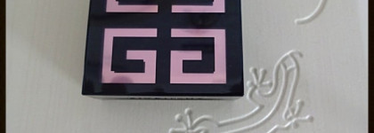 Нежное прикосновение шелка от Givenchy: Le Prisme Visage Mat Soft Compact Face Powder #83 Peach Plumetis