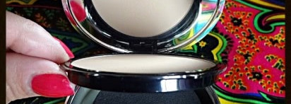 Еще одна приятность от Pupa: Extreme Matt Natural Matt Effect Compact Powder Foundation spf 20 # 040