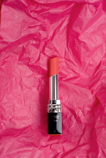 Губки, как лепестки с помадой Dior Rouge Baume #448 Belle de Printemps