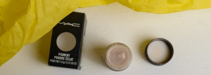 MAC Pigment Color Powder в оттенке Naked – пигмент для тех, кто любит нюды