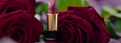 Очаровательная Chanel Rouge Allure Velvet Luminous Matte Lip Colour в оттенке 47 - L'amoureuse