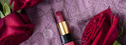 Очаровательная Chanel Rouge Allure Velvet Luminous Matte Lip Colour в оттенке 47 - L'amoureuse