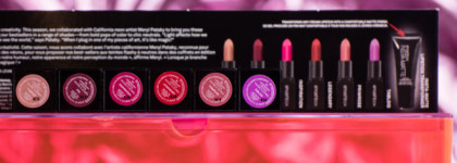 Неоновый Light It Up: Lipstick & Lip Mattifier – набор помад от американской марки Smashbox