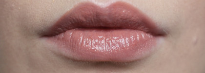 Битва нюдовых блесков для губ - свотчи, сравнение формул