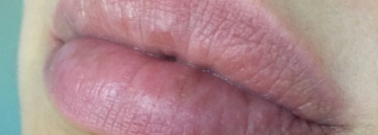 Увлажняющая помада с блеском Chanel Rouge Coco Shine Hydrating Sheer Lipshine в оттенке 94 Confident, 96 Aura