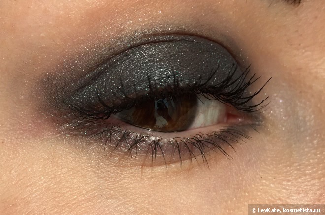 Кремовые тени для век Chanel Illusion D’Ombre Velvet в оттенке 106 Fleur de Pierre. Chanel Les Automnales Fall 2015 Collection