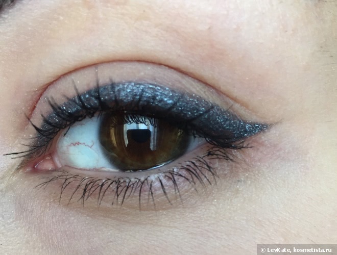 Кремовые тени для век Chanel Illusion D’Ombre Velvet в оттенке 106 Fleur de Pierre. Chanel Les Automnales Fall 2015 Collection
