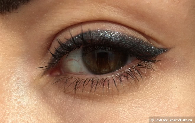 Кремовые тени для век Chanel Illusion D’Ombre Velvet в оттенке 106 Fleur de Pierre. Chanel Les Automnales Fall 2015 Collection