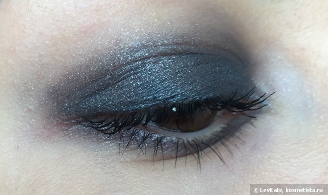 Кремовые тени для век Chanel Illusion D’Ombre Velvet в оттенке 106 Fleur de Pierre. Chanel Les Automnales Fall 2015 Collection