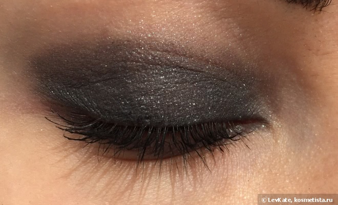 Кремовые тени для век Chanel Illusion D’Ombre Velvet в оттенке 106 Fleur de Pierre. Chanel Les Automnales Fall 2015 Collection