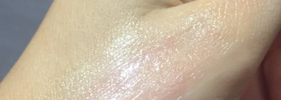 Кожа рук под надежной защитой Крема-барьера La Roche Posay Cicaplast Mains