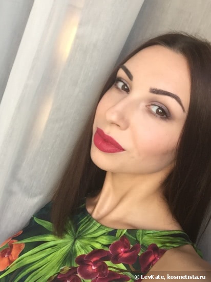 Матовая губная помада Giorgio Armani Lip Maestro Intense Velvet Color в оттенке 502