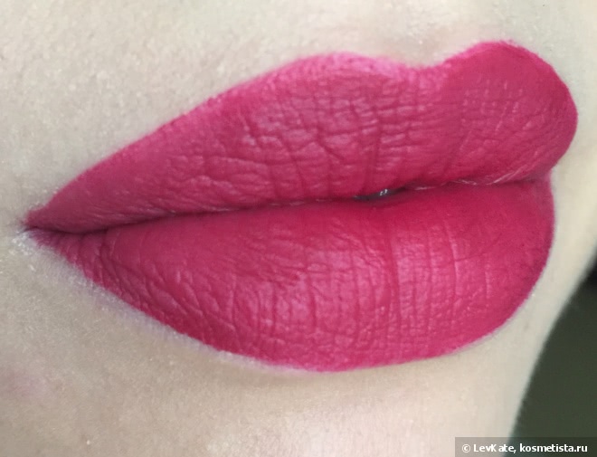 Матовая губная помада Giorgio Armani Lip Maestro Intense Velvet Color в оттенке 502