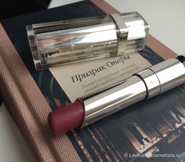 Губная помада Dior Addict Lipstick Vibrant Colour Spectacular Shine в оттенке 783 Londres