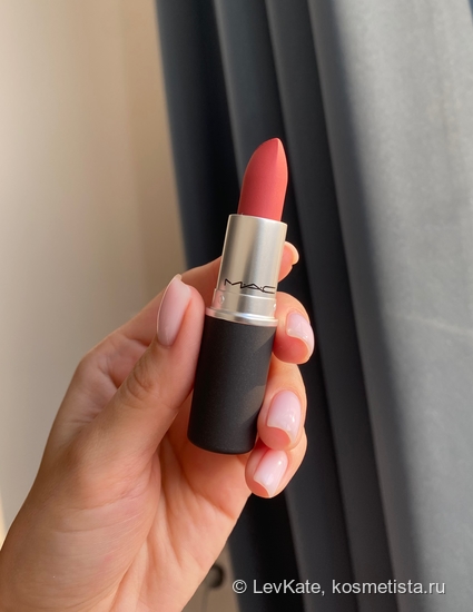 Губная помада МАС Powder Kiss Lipstick в оттенке Stay Curious 923 ...