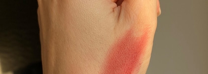 Губная помада МАС Powder Kiss Lipstick в оттенке Stay Curious 923