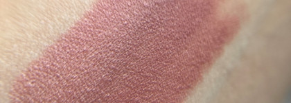 Еще один идеальный нюд: MAC Satin Lipstick Viva Glam II