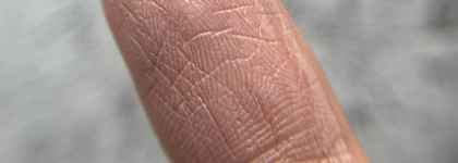 Vivienne Sabo Artiste 24/7 Liquid Eyeshadow в оттенке 05 Gris Mat Beige