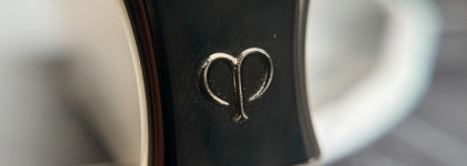 Clé de Peau Lipstick Satin-Sheen Luxe Color в оттенке 16 Erysimum