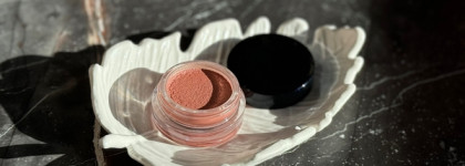 Румяна с кремовой текстурой Clé de Peau Cream Blush в оттенке 4 Peach Beige