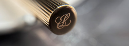 Estee Lauder Pure Color Explicit Silk Matte Lipstick в оттенке 302 Last Impression