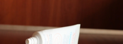 Зимний и летний друг Avene Cleanance K Cream-Gel and Avene Hydrance Optimale UV Legere Light Hydrating Cream SPF 20