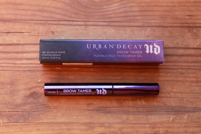 Ругаюсь на Brow Tamer от Urban Decay