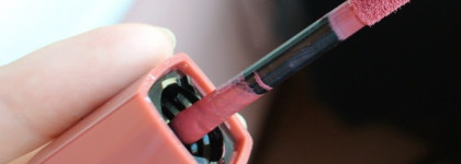 Bourjois Rouge Edition Velvet Lipstick в оттенке 07 Nude-ist