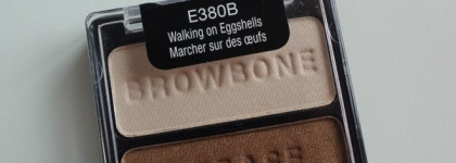 Wet n Wild Color Icon Eyeshadow Trio в оттенке E380B Walking on Eggshells