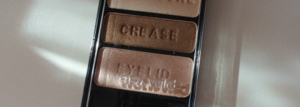 Wet n Wild Color Icon Eyeshadow Trio в оттенке E380B Walking on Eggshells