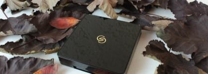 Палетка теней Oriflame Giordani Gold Eye Shadow Quad в оттенке 32077 Radiant Plum