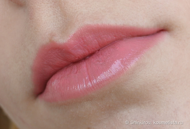 Rimmel Moisture Renew Sheer & Shine 200 Glow-rious Pink