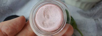 Shiseido Shimmering Cream Eye Color SV810 Tin, PK214 Pale Shell и Luminizing Satin Eye Color VI720 Ghost