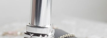 Если вы в поисках розового нюда, тогда вам сюда Rouge Dior Nude Lip Blush Voluptous Care № 263 Swan  и Estee Lauder Pure Color Envy Sculpting Lipstick  № 120 Desirable