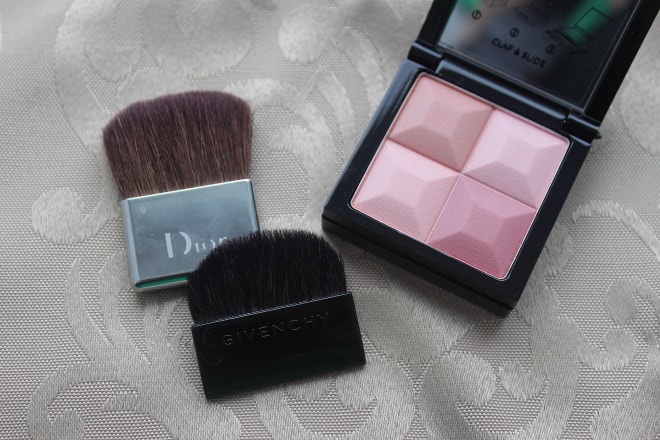 Сладкий ноябрь или один из вариантов отличного подарка на новый год Румяна Givenchy Le Prisme Blush Powder Blush №22 Vintage Pink