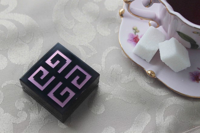 Сладкий ноябрь или один из вариантов отличного подарка на новый год Румяна Givenchy Le Prisme Blush Powder Blush №22 Vintage Pink