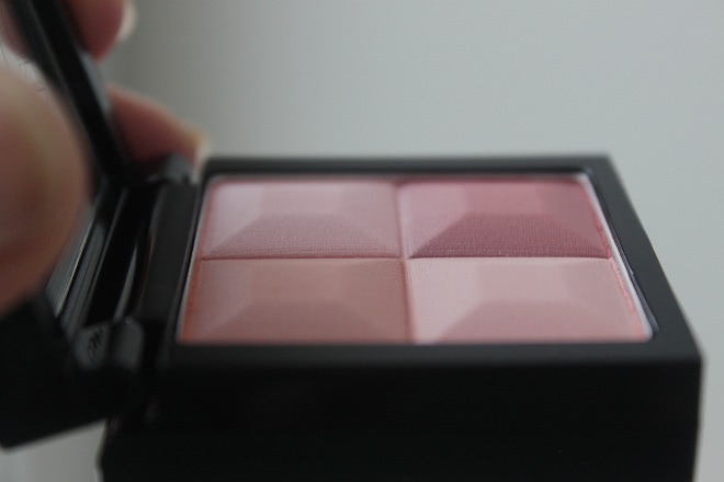 Сладкий ноябрь или один из вариантов отличного подарка на новый год Румяна Givenchy Le Prisme Blush Powder Blush №22 Vintage Pink