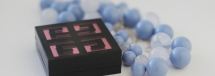 Такая нежная и незаметная Givenchy Givenchy Le Prisme Visage Mat Soft Compact Face Powder 83 Peach Plumetis