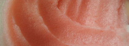 Organic shop organic choco & sugar body scrub и Organic shop organic raspberry & sugar body polish. (Скрабы для тела "Бельгийский шоколад" и "Малиновые сливки")