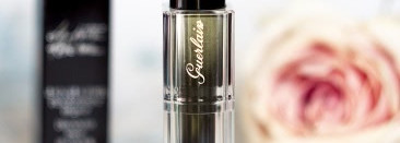 Черный пиджак, не ставший жемчужиной моей коллекции. Cтоит ли отдавать за это креативное чудо Guerlain La Petite Robe Noire Lipstick (007, black perfecto) 2190 рублей?