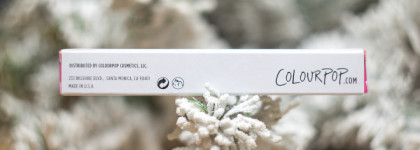 Зеленые губы? Легко! Прошли те времена, когда на улицу я выходила только с "нормальными" цветами. Спасибо ColourPop за этот прекрасный "Хрустальнй шар" в моей коллекции (оттенок Crystal ball)