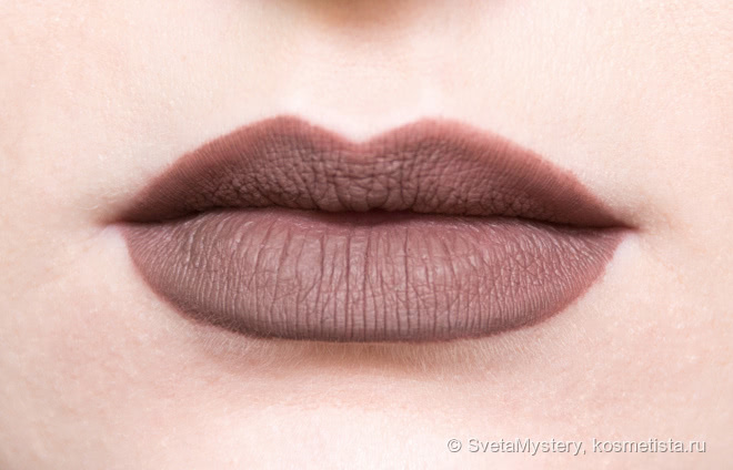 NYX Lingerie - отличная альтернатива Вельветинам от Lime Crime по демократичной цене (Corset 09 и Teddy 10)