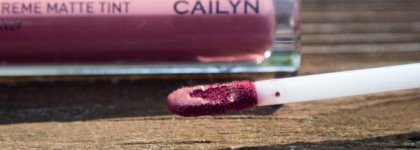 Шикарный. Комфортный. Стойкий. Матовый. Все это бархатный тинт Cailyn Pure Lust Extreme Matte Tint + Velvet в оттенке 32 Practicable